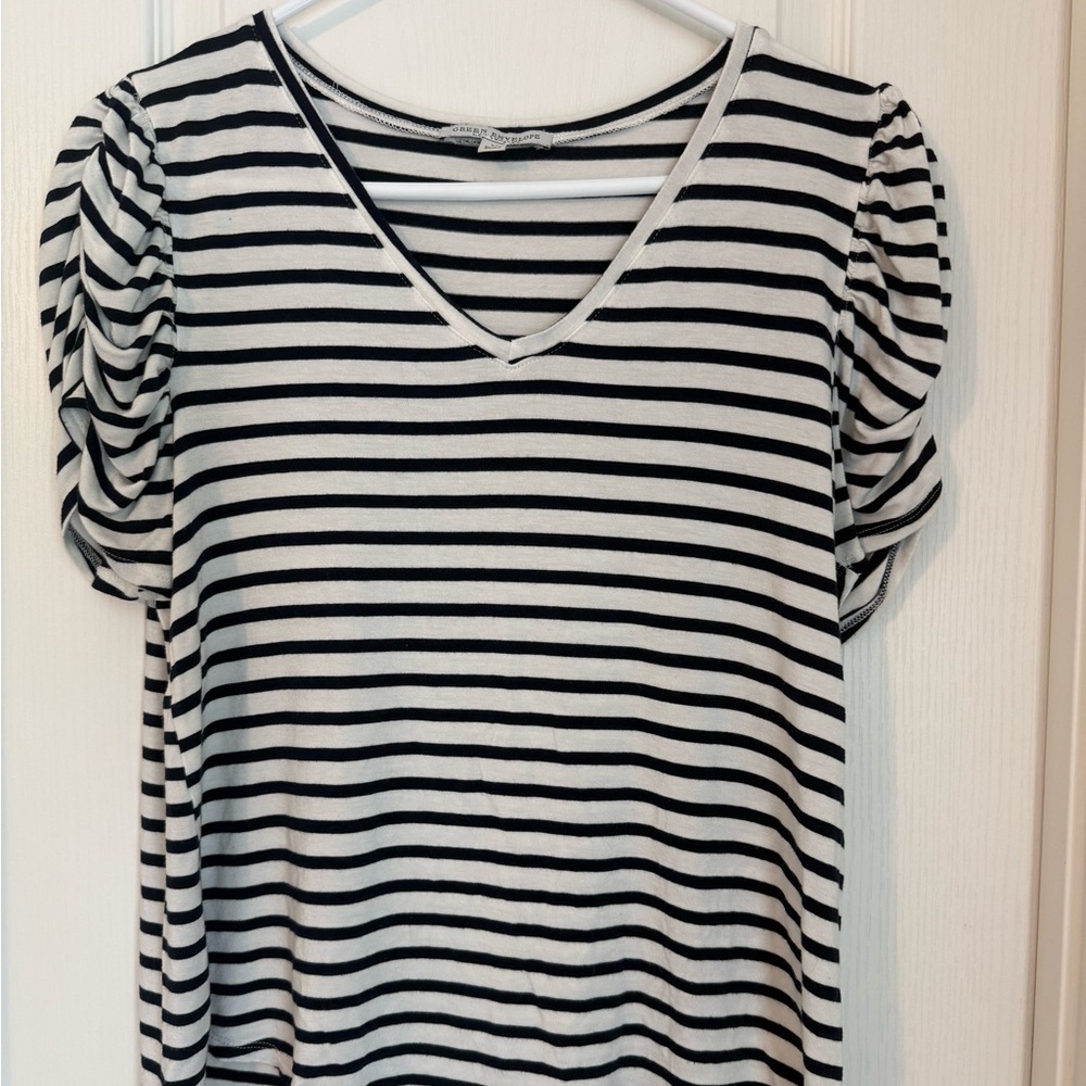Green Envelope Black & White Striped V-Neck Ruched Short Sleeved top